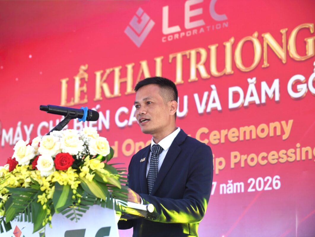 ông Nguyễn Văn Đảm, Giám đốc điều hành mảng cao su của Nhà máy chế biến cao su và dăm gỗ xuất khẩu